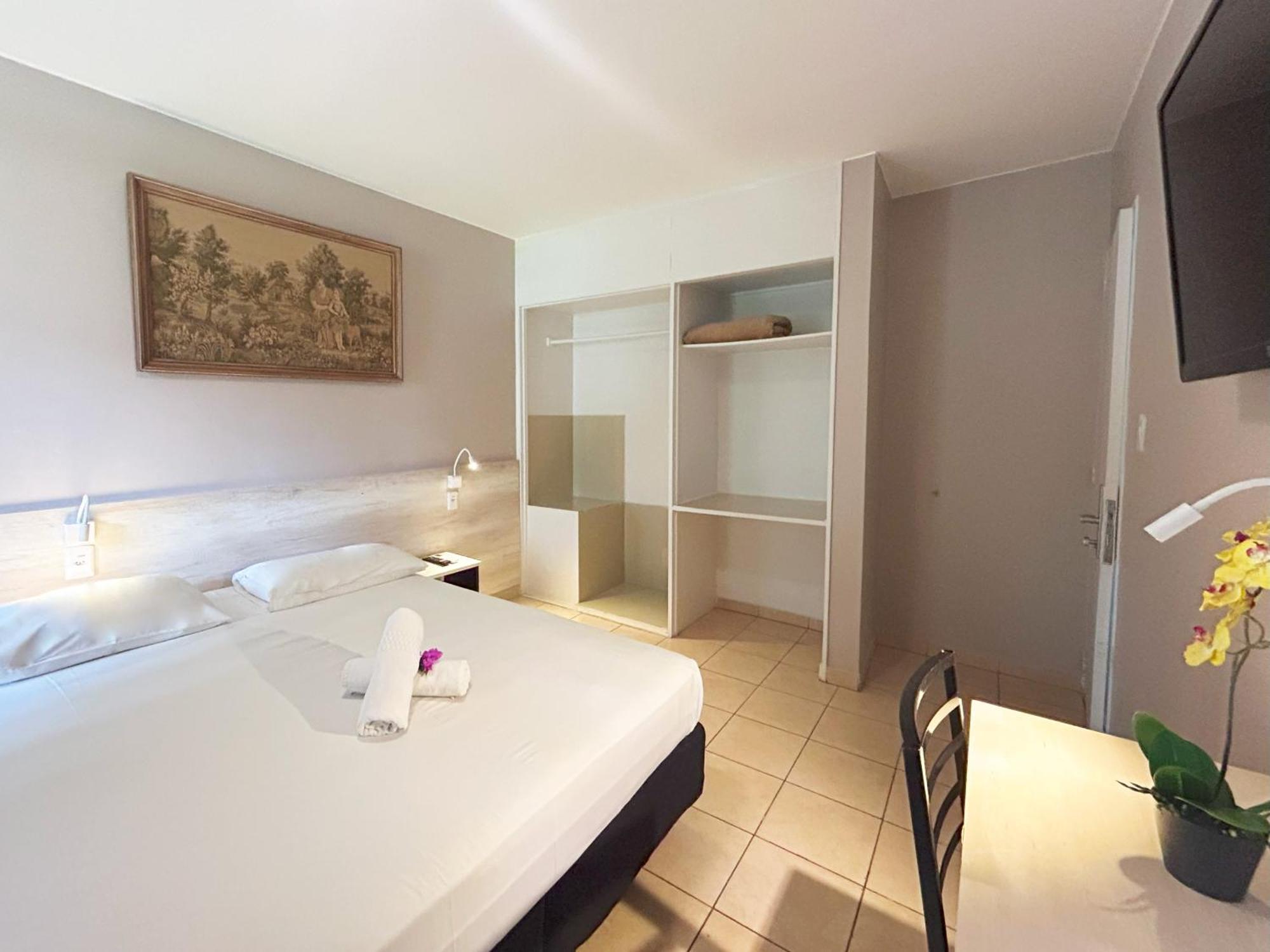 El Pilar Hotel
